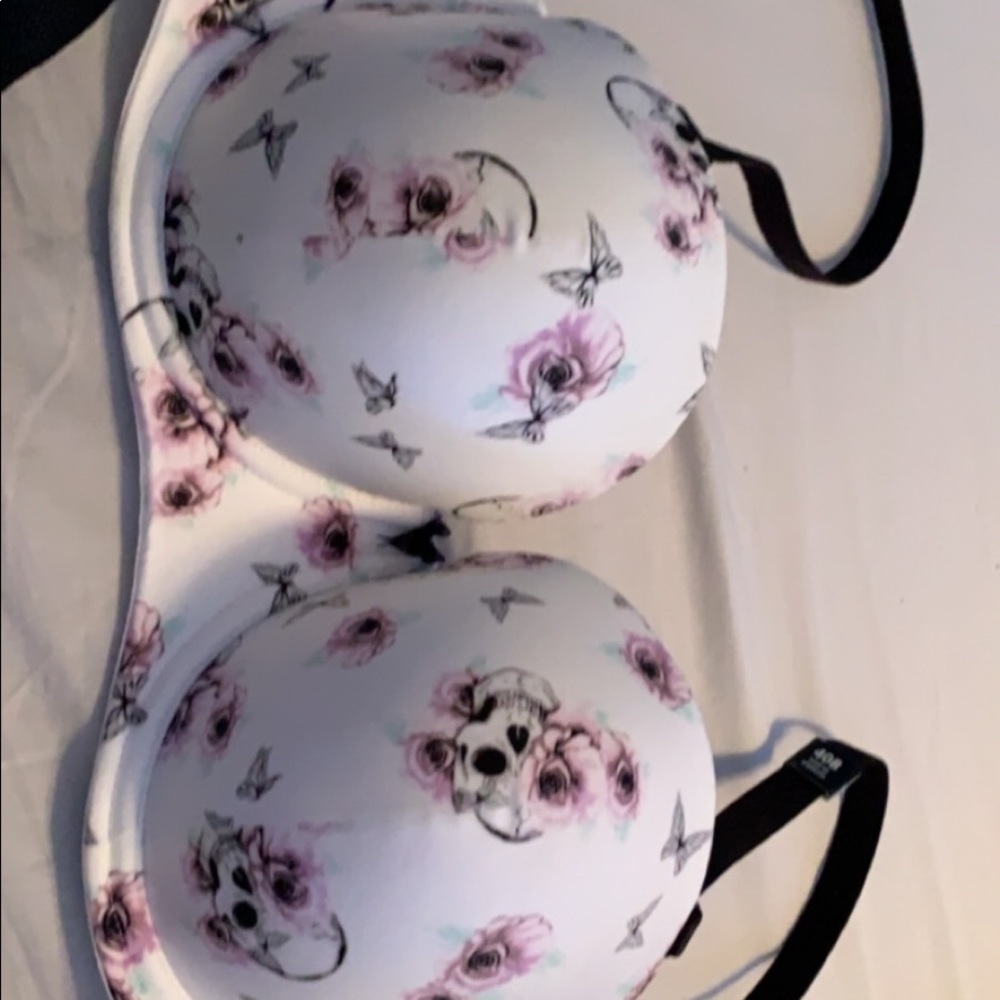 Torrid Brand New Size 40B push Up bra